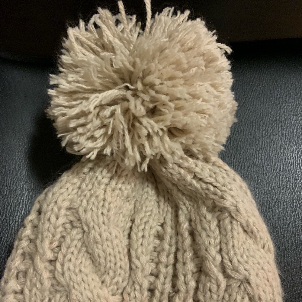 New winter hat - Picture 5 of 5